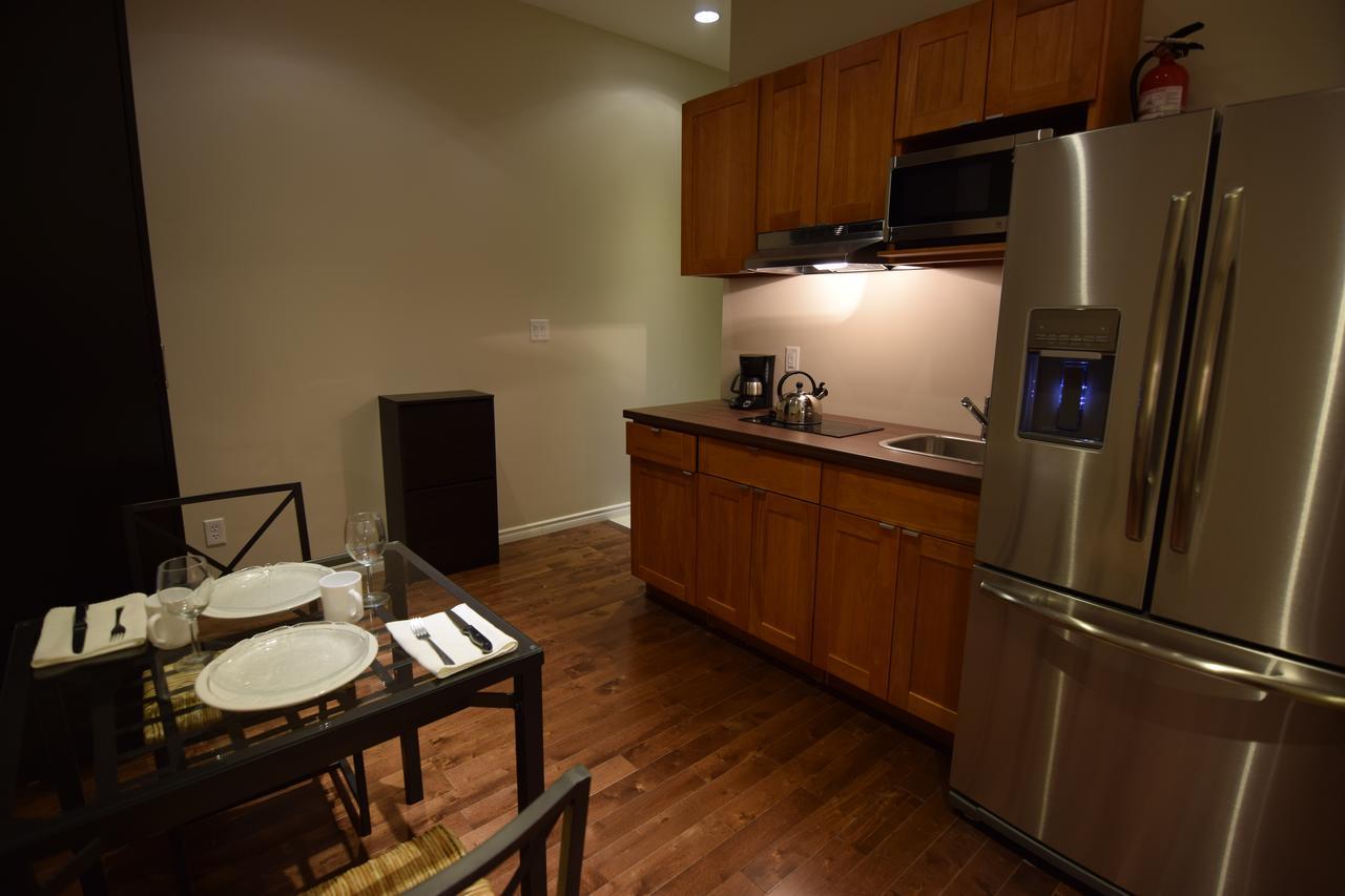 The Lion Inn & Suites Chetwynd Экстерьер фото