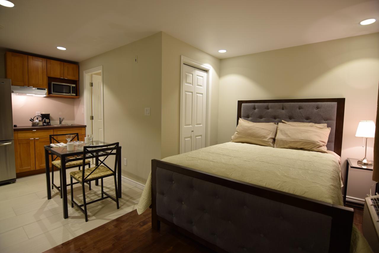 The Lion Inn & Suites Chetwynd Экстерьер фото