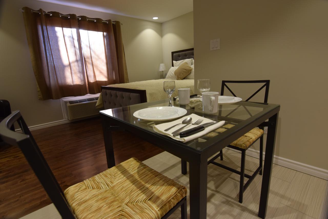 The Lion Inn & Suites Chetwynd Экстерьер фото