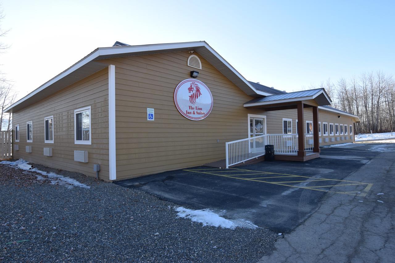 The Lion Inn & Suites Chetwynd Экстерьер фото