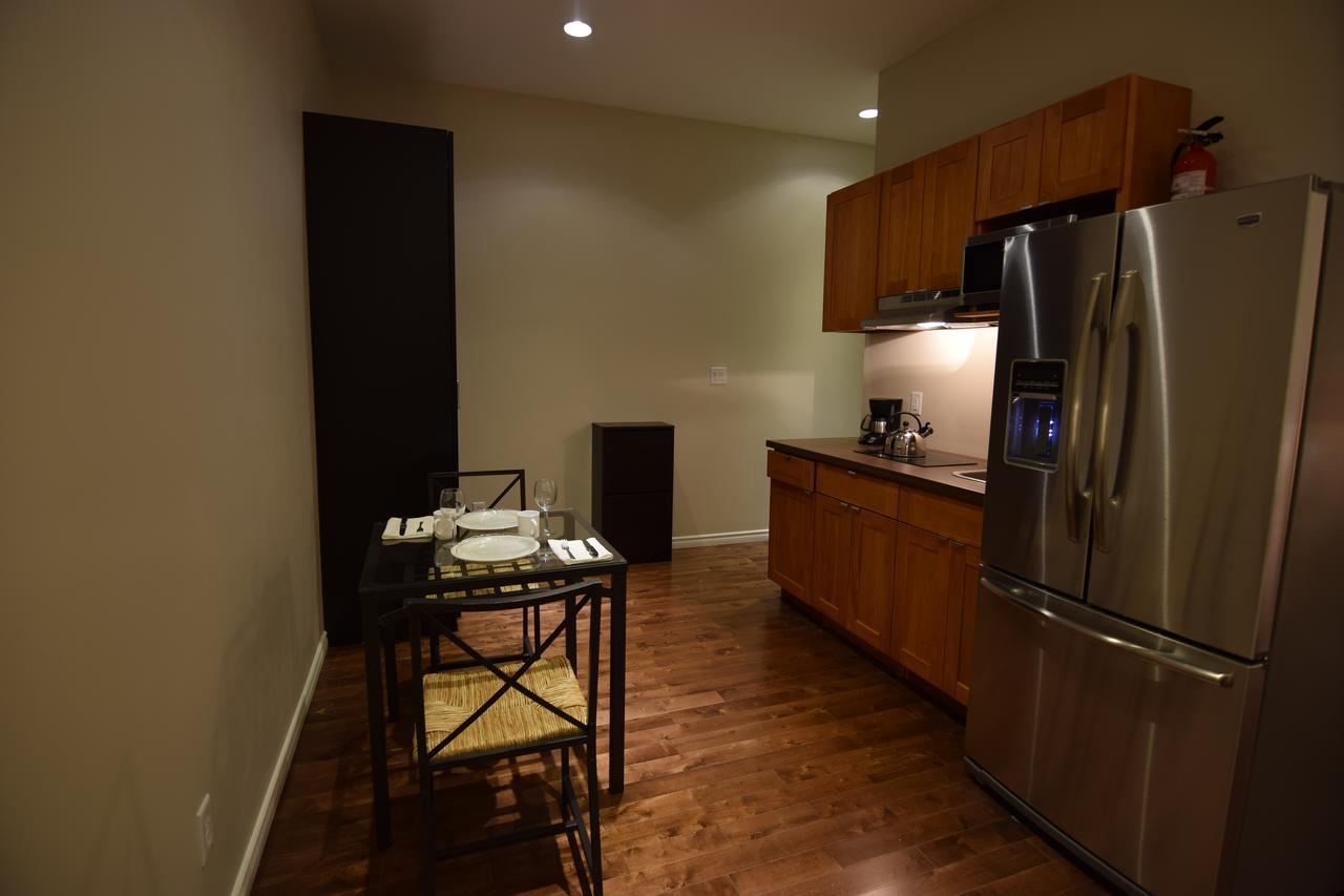 The Lion Inn & Suites Chetwynd Экстерьер фото