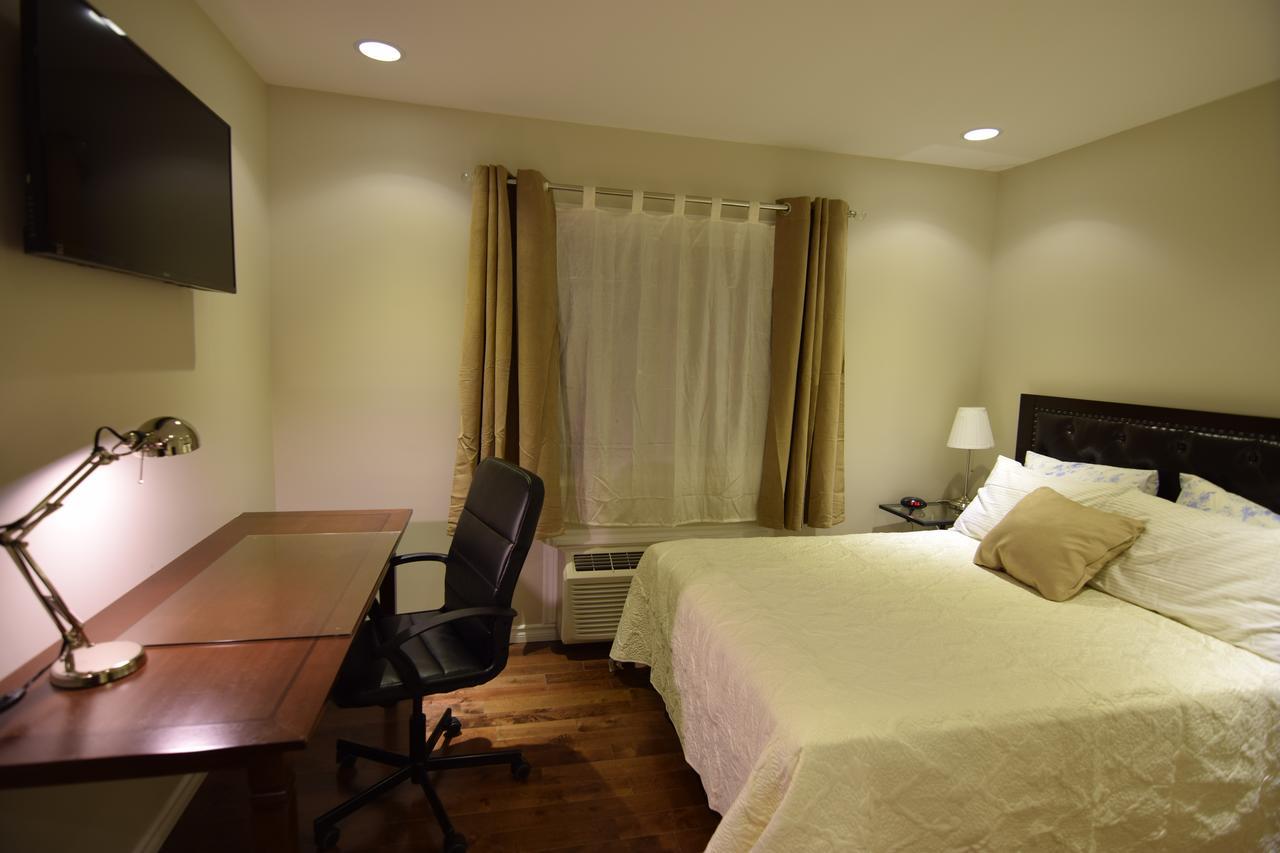 The Lion Inn & Suites Chetwynd Экстерьер фото